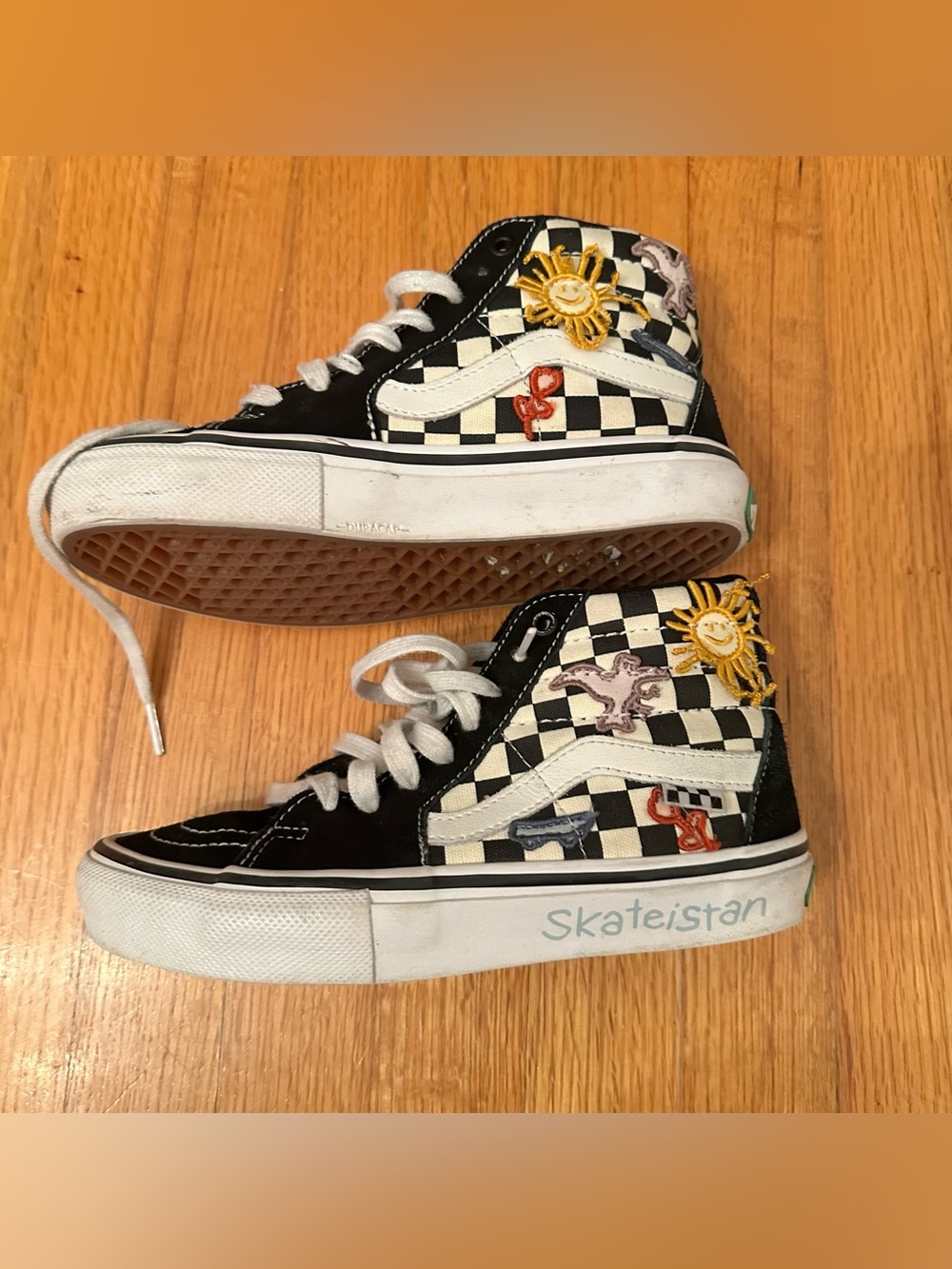 Vans Skate Sk8-Hi Skateistan Checkerboard sneakers, Men’s size 4.0